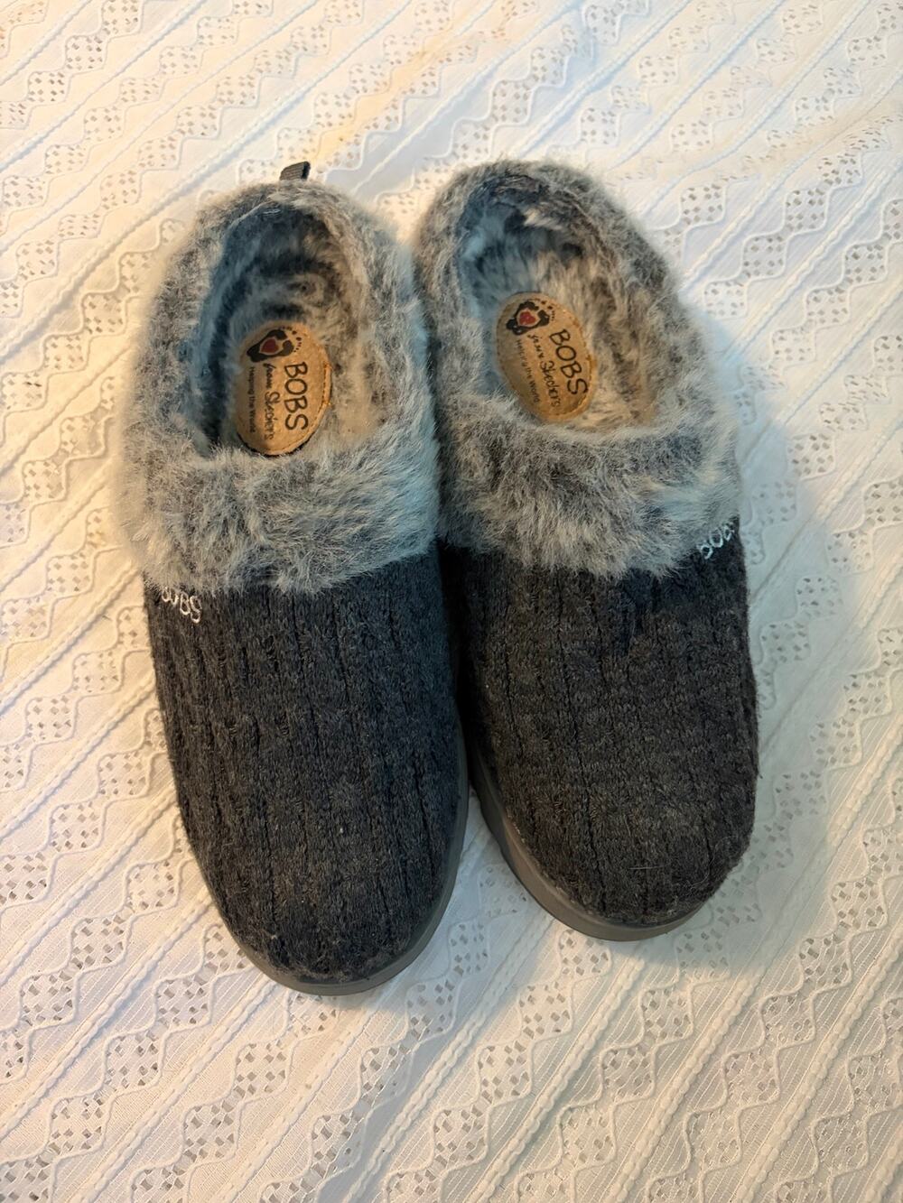 Skechers BOBS Gray Black Faux Fur Lined Slippers Women's 9M Cozy Shoes